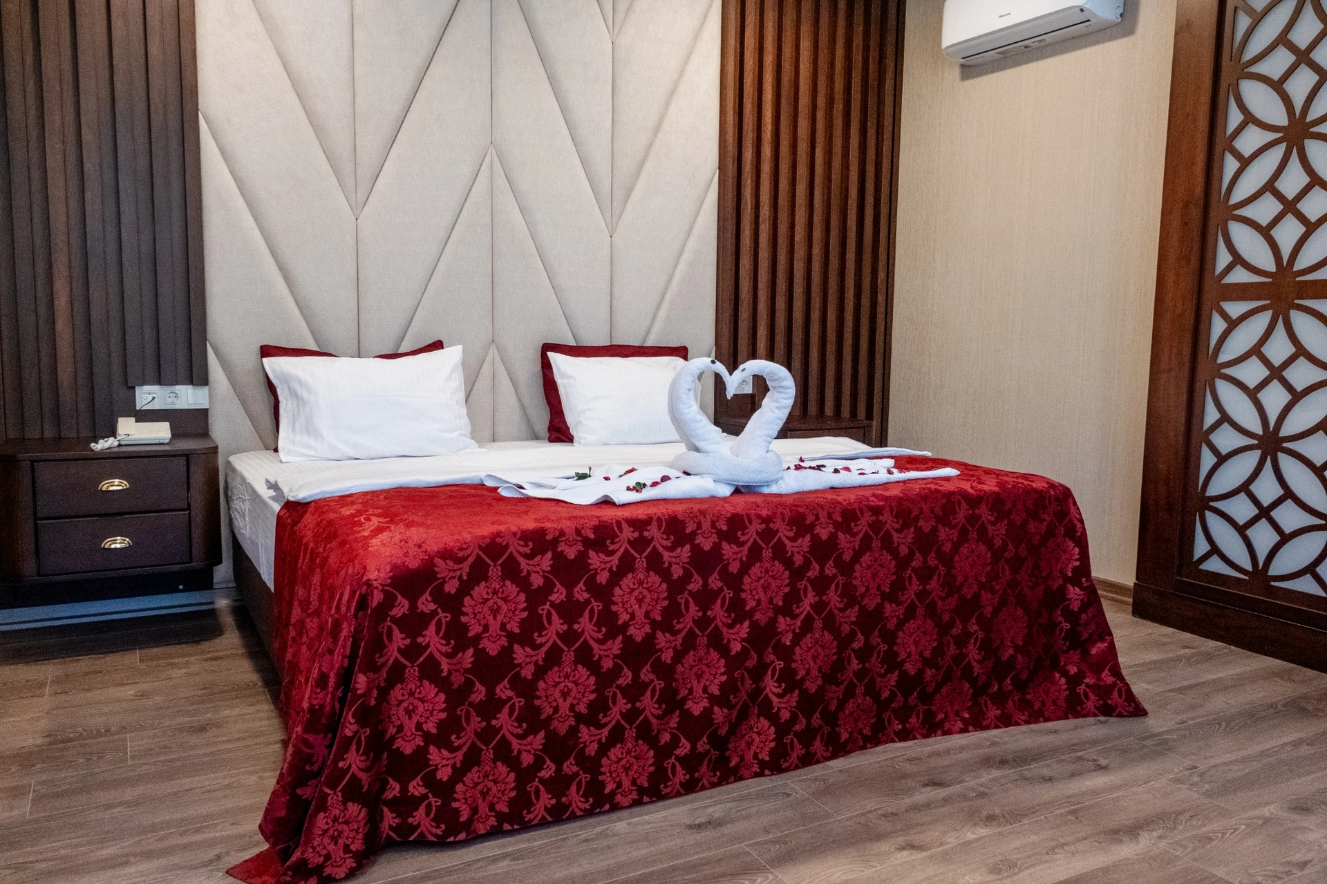 Kronos Hotel Aile Suiti